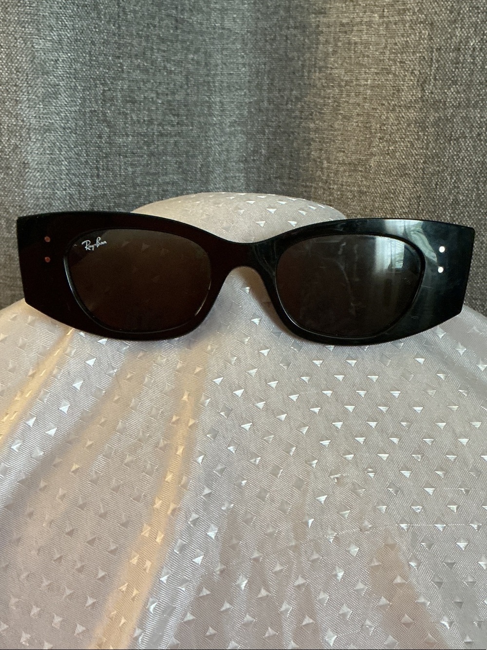 Ray-Ban Black Cat-Eye Sunglasses - Black Frames